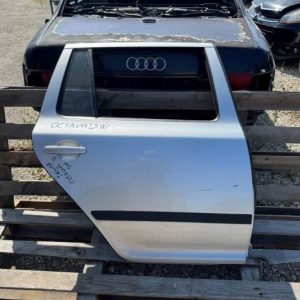 Škoda Octavia 2007 karavan zadnja desna vrata