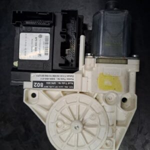 Audi A3 2005 motorček za pomik stekla desno 8p0959802