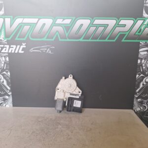 Audi A3 8P 2003 - 2013 motor stekla spredaj desno 8P0959802A