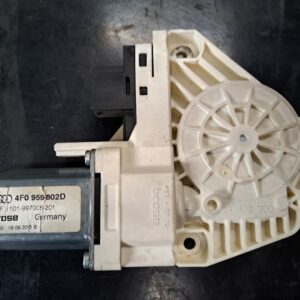 Audi A6 2007 motorček za stekla spredaj desno 4f0959802d