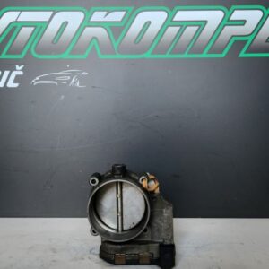 Audi A8 4.2 2000 dušilna loputa 077133062A