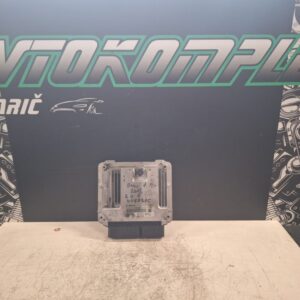 BMW 1 F20 2.0D 2013 N47 motorni računalnik ecu DDE851787401