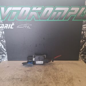 BMW 1 F20 2014 rele ventilatorja 760841004