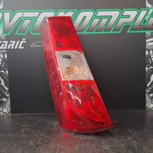 Dacia Dokker 2015 zadnja leva luč