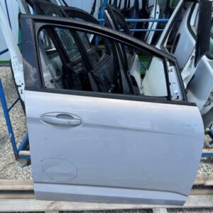 Ford C-Max 2012 sprednja desna vrata - poškodovana