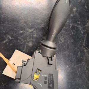 Ford Ecosport 2017 stikalo za smerokaze 8a6t13335bc