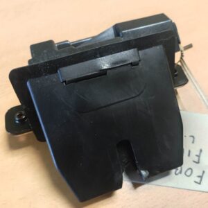 Ford Fiesta 2008- ključavnica zaklep prtljažnika