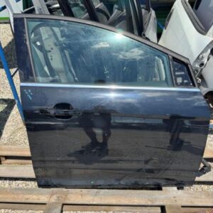 Ford Focus 3 5V sprednja desna vrata