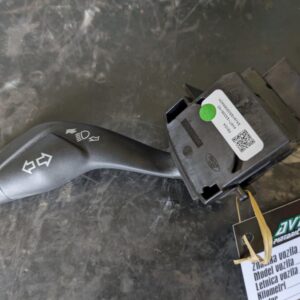 Ford Focus 3 stikalo smerokazov av6t13335ad