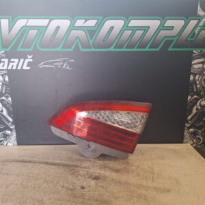 Ford Mondeo 2011 zadnja desna notranja luč 7S7113A602B