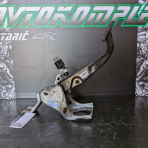 Hyundai i30 CW 2015 pedalka pedalo zavore 328003x300