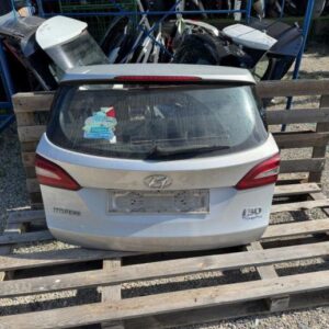 Hyundai i30 CW 2015 prtljažna vrata prtljažnika