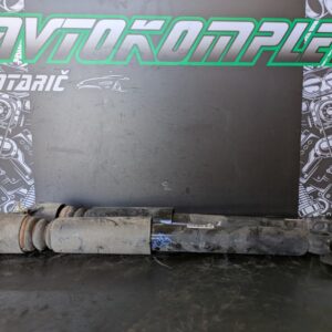 Hyundai i30 CW 2015 zadnji amortizer