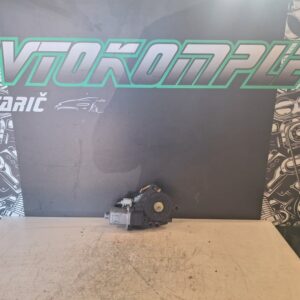 Hyundai ix20 2011 motorček stekla spredaj desno 824601P000