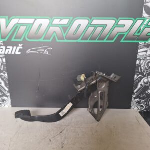 Hyundai ix20 2011 stopalka zavore 328001P100