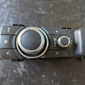 Mazda 2 2021 stikalo multifuncije radia db5j66cm0a