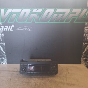 Mercedes A radio BE6086