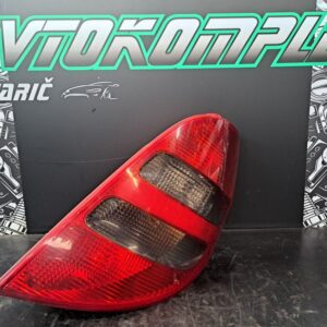 Mercedes A W169 zadnja desna luč