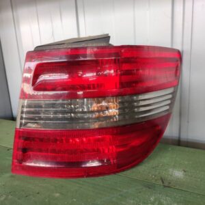 Mercedes B W245 zadnja desna luč