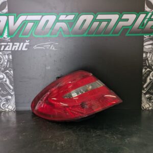 Mercedes B W246 2014 zadnja leva luč a2468200164