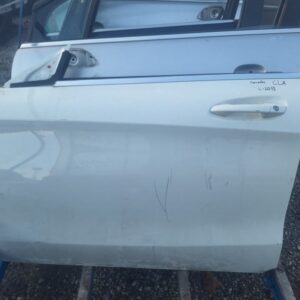 Mercedes CLA 2015 Sprednja leva vrata
