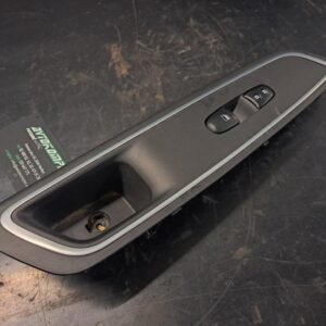 Nissan Micra 2021 stikalo za pomik stekla desno