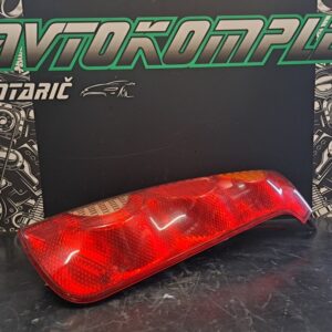 Nissan Note 2007 zadnja desna luč