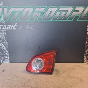 Nissan Qashqai 2009 zadnja desna notranja luč 89071064
