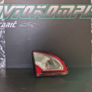 Nissan Qashqai 2012 zadnja leva notranja luč b26555br01a