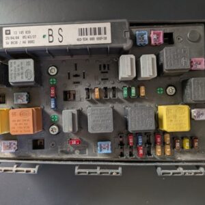 Opel Astra H škatla varovalk modul 13145039