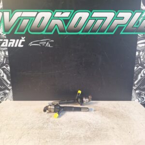 Opel Astra J 1.7D 81kw injektor diza šoba 8973762703