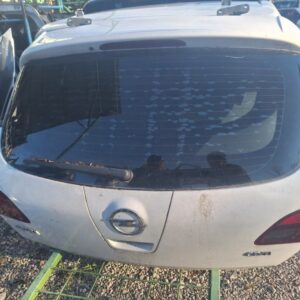 Opel Astra J 2012 Vrata prtljažnika pokrov prtljage