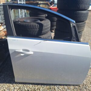 Opel Astra J Sports Tourer 2012 sprednja desna vrata