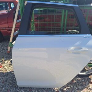 Opel Astra J Sports Tourer 2012 zadnja leva vrata