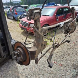 Opel Astra J Sports Tourer 2013 zadnji most prema