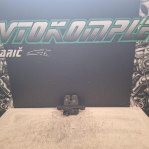 Opel Astra J karavan 2012 zaklep ključavnica prtljažnika 13581023