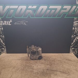 Opel Corsa D 2009 1.1 59kw dušilna loputa 24420536