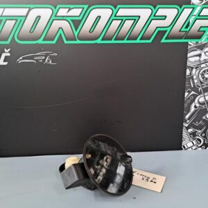 Opel Corsa D vratca za gorivo rezervoar