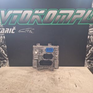 Opel Corsa E 1.3CDTI 55kw 2016 motorni računalnik ecu 55496160