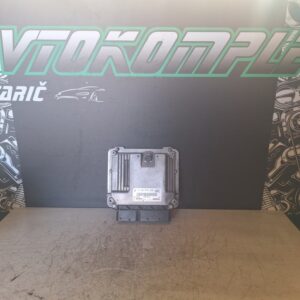 Opel Insignia 2.0 CDTI ecu motorni računalnik 55573539