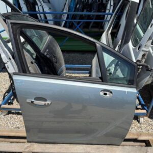Opel Meriva B sprednja desna vrata