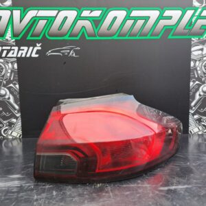 Opel Zafira C 2014 zadnja desna luč 13292362