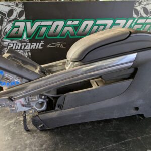 Opel Zafira C naslon za roko konzola