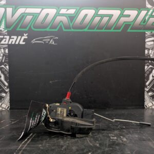 Opel Zafira C zaklep vrat zadaj levo 13579557