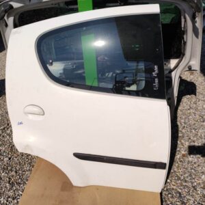 Peugeot 107 zadnja desna vrata