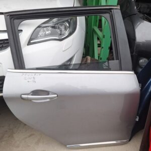 Peugeot 2008 2014 Zadnja desna Vrata