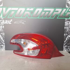 Peugeot 208 1.4HDI 2012 zadnja luč leva 00417V0101