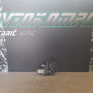 Peugeot 208 2012 motorček stekla spredaj desno 9674254380