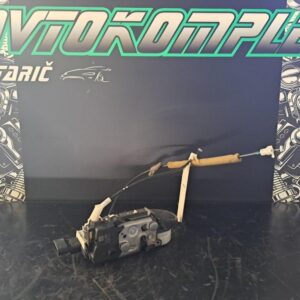 Peugeot 3008 2011 zaklep ključavnica vrat spredaj levo