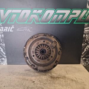 Peugeot 308 1.6 blue HDI 2015 vztrajnik